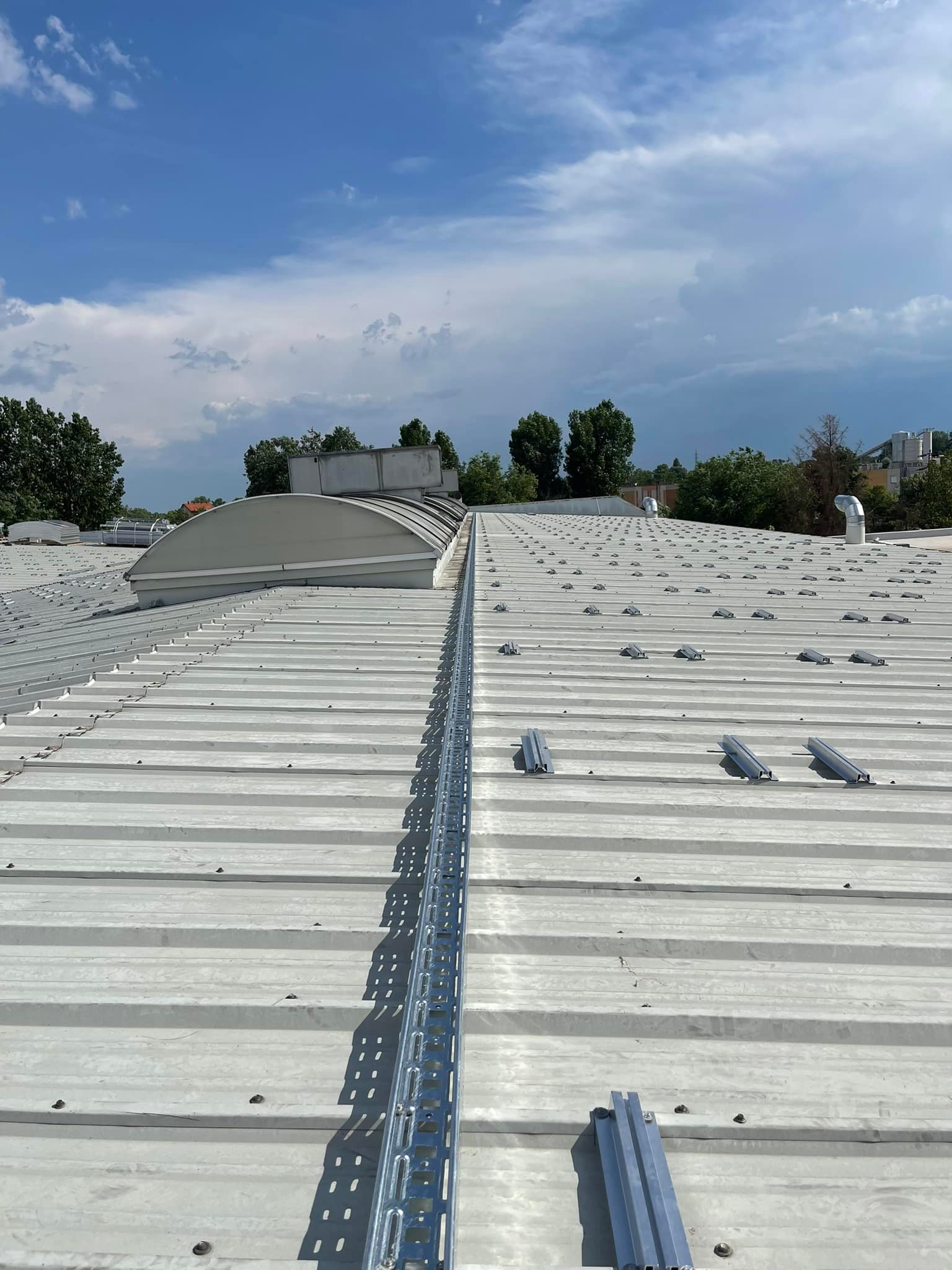 Referencia 13: napelemes telepítés