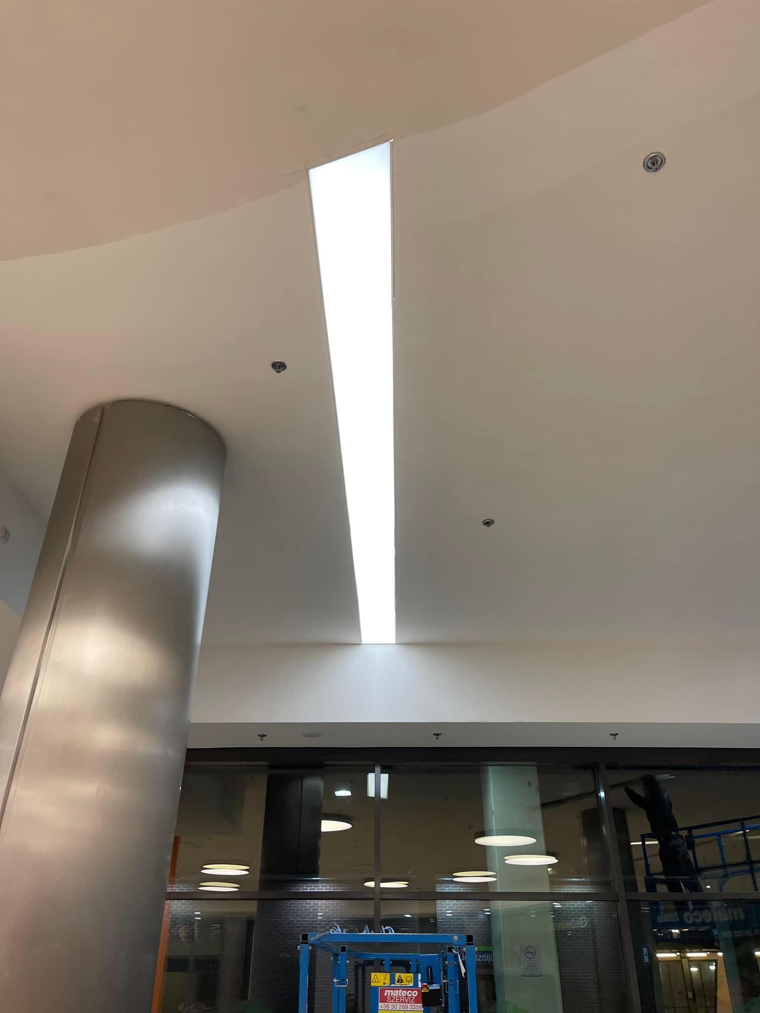 Referencia 18: villanyszerelés munkafázis